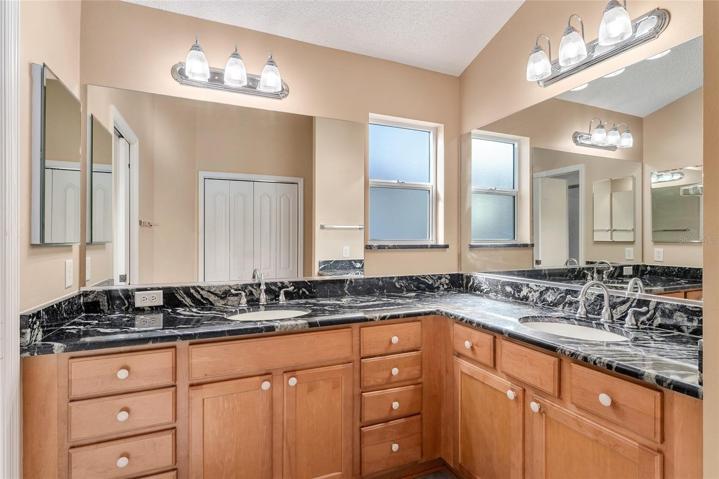 ENSUITE BATHROOM w/ DUAL SINKS/VANITIES
