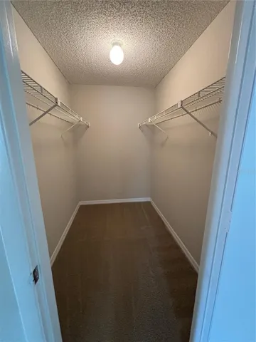 Walking closet Mater Bedroom