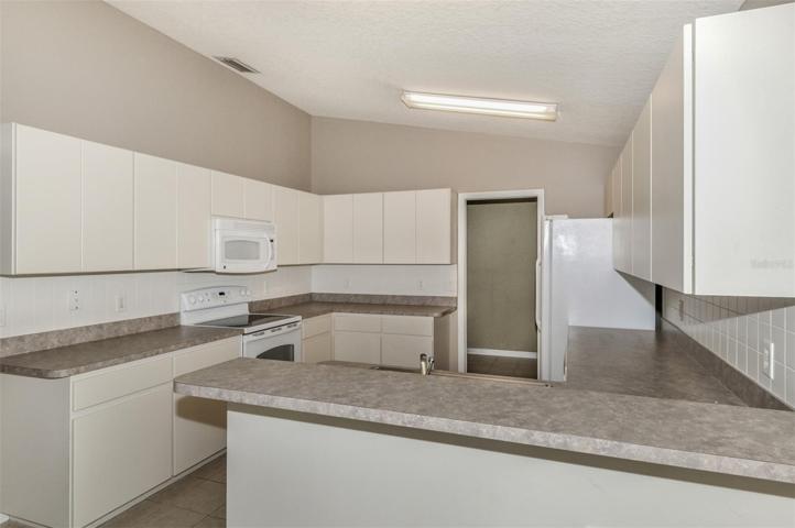 Tiled Kitchen Counter Bar