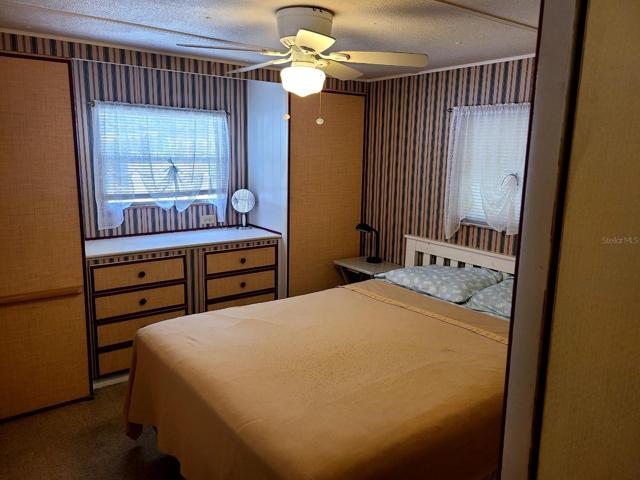 Bedrm w/ Built-Ins