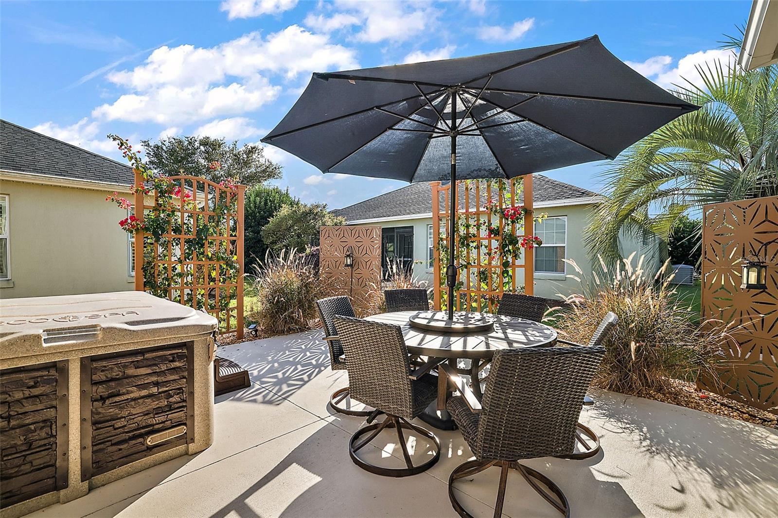 OUTDOOR PATIO W/ECO SPA
