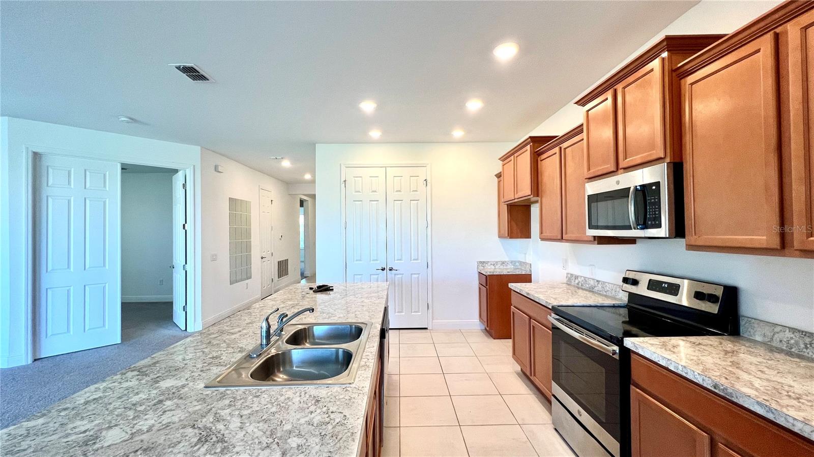 Kissimmee, Florida 34746, 4 Bedrooms Bedrooms, 0 ,2 BathroomsBathrooms,Residential,For Sale,CARRICK BEND,0,S5095956