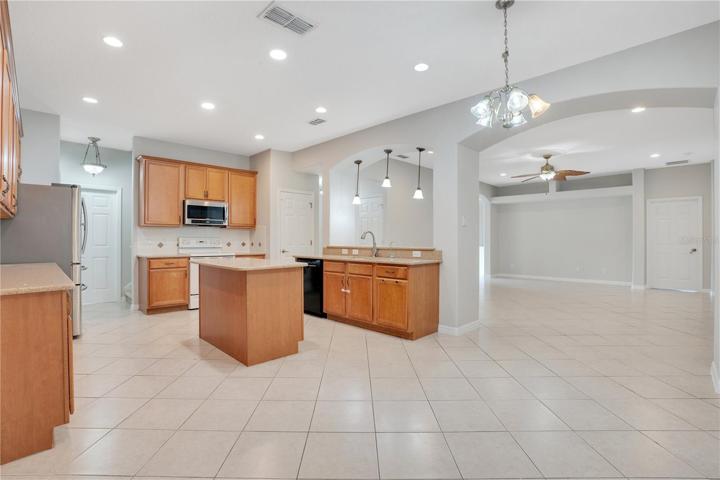A kitchen made for entertainment, the gourmet chef, or the gourmet chef who likes to entertain.