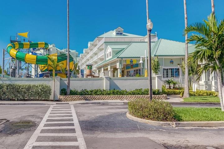 Crosswalk to the Beach