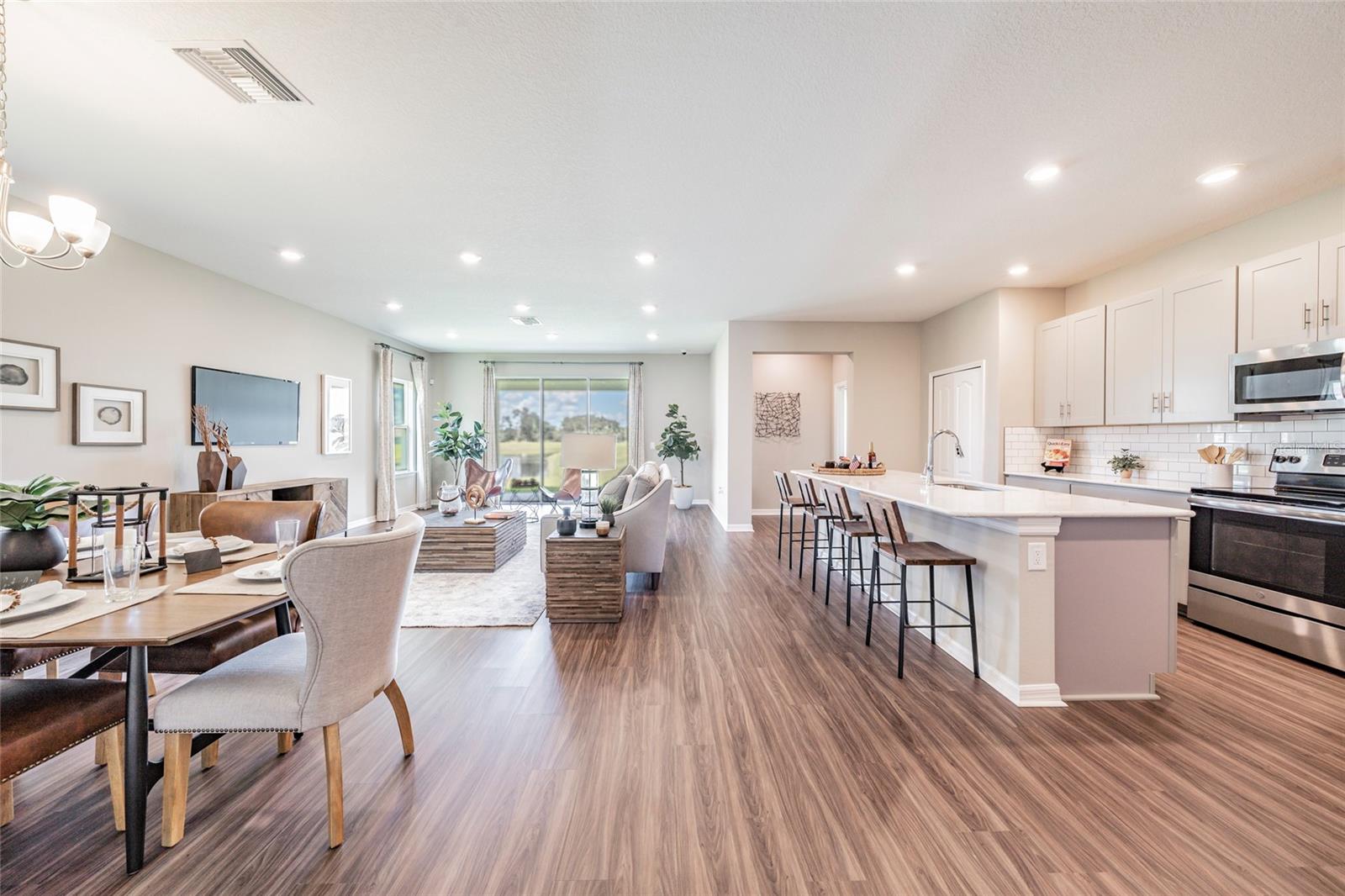DINING ROOM/KITCHEN/LIVING ROOM