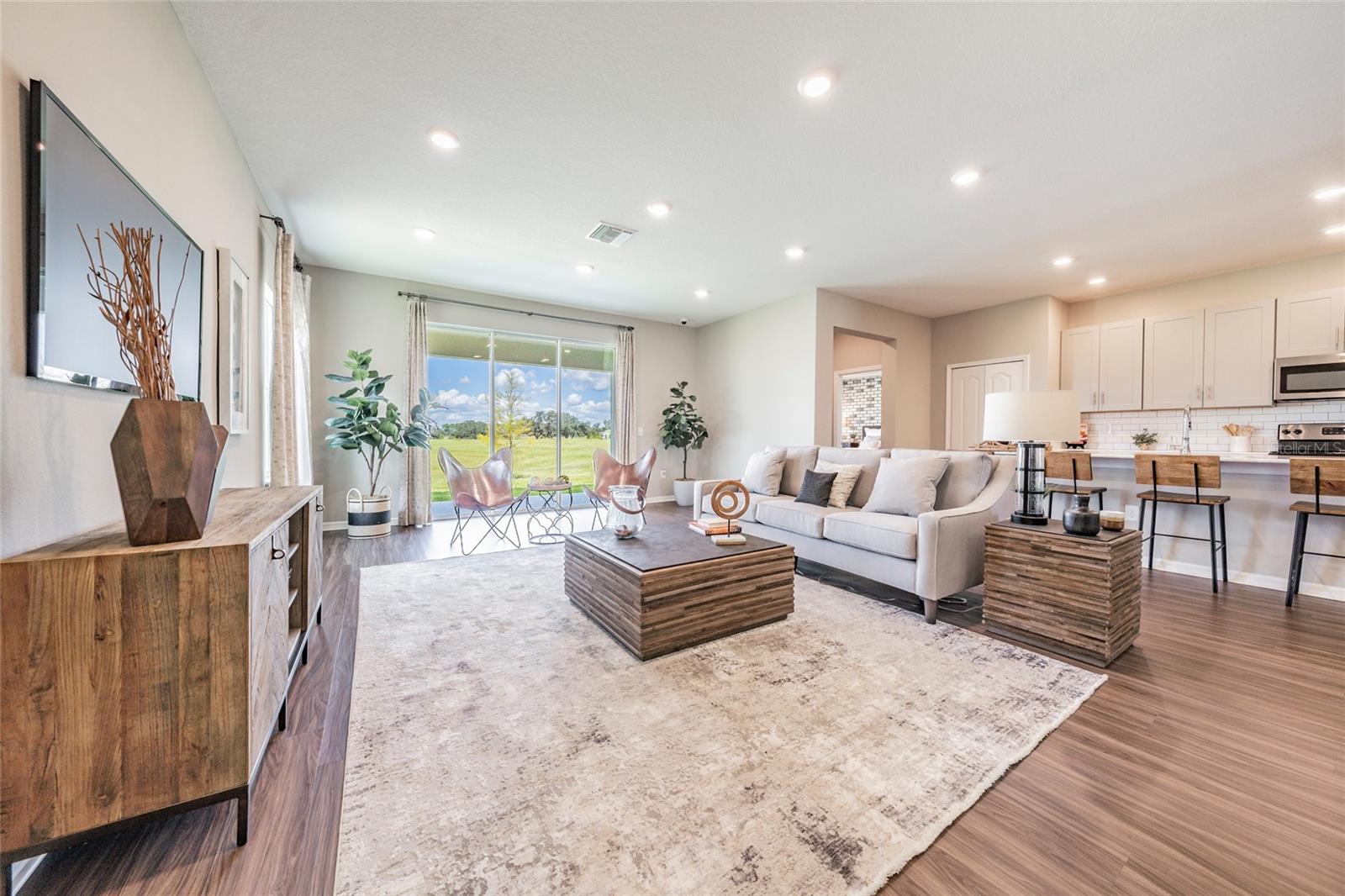 LIVING ROOM/KITCHEN