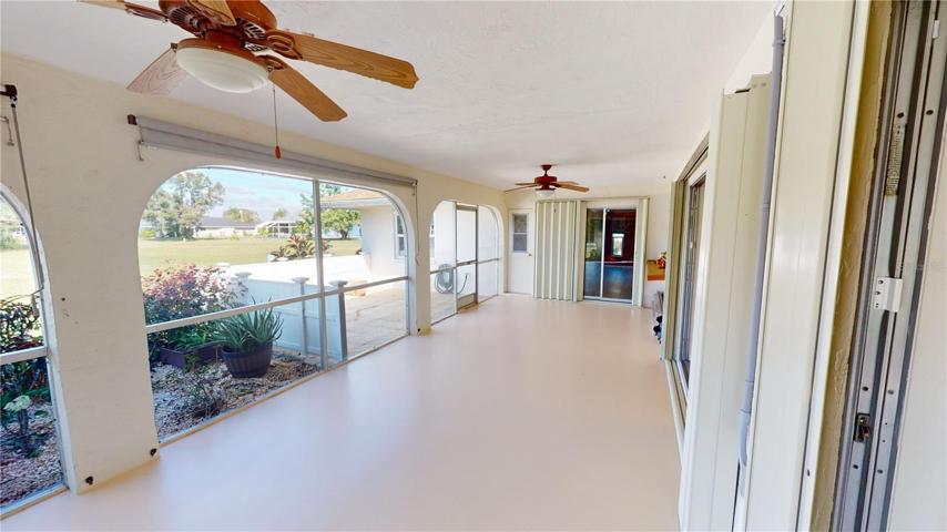 Large lanai wired for hot tub