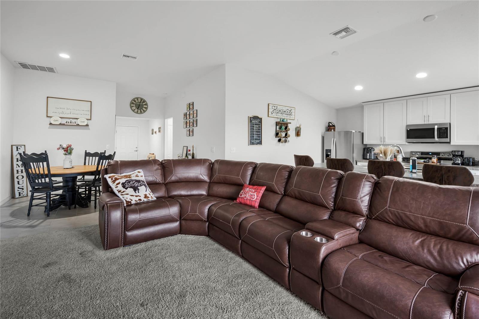 Fantastic Open Concept Floor Plan