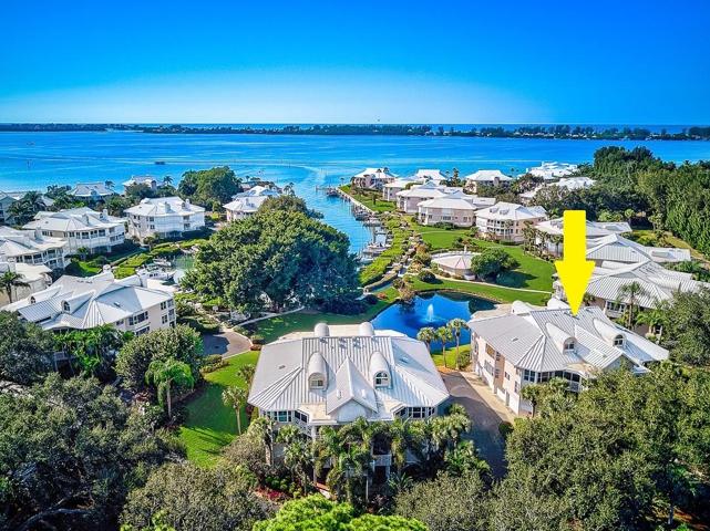 Enjoy the long water views from Unit 1402..