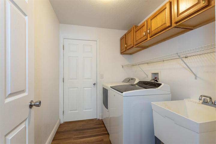 Top-of-the-line Whirlpool Cabrio Washer&Dryer plus utility sink!