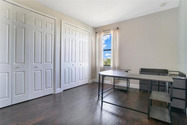 Upstairs 6th bedroom.