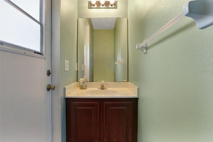 Oudoor bathroom.