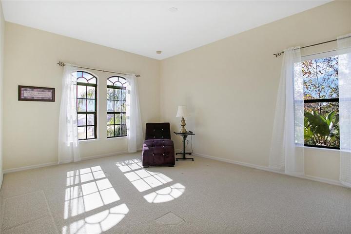 Upstairs 5th bedroom.