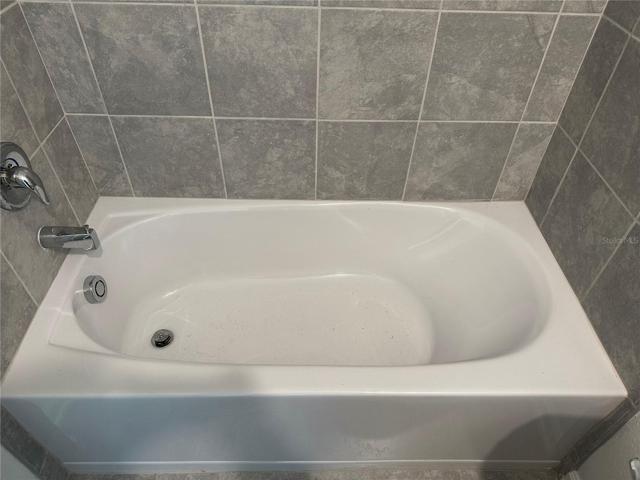 2nd Bathroom Bathtub