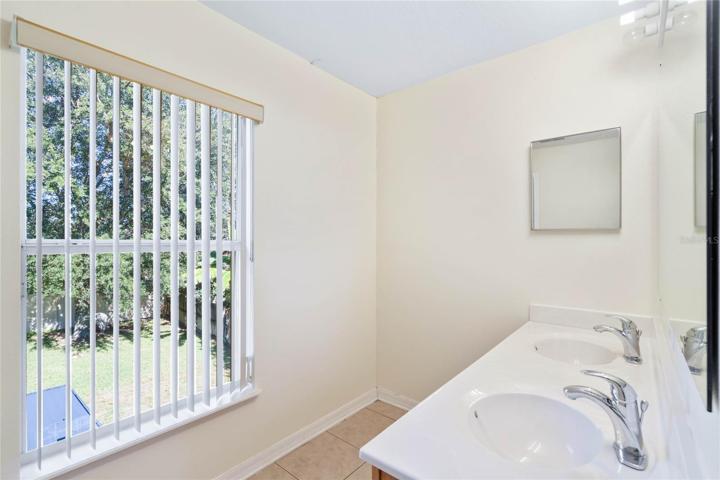 Primary ensuite features dual vanites