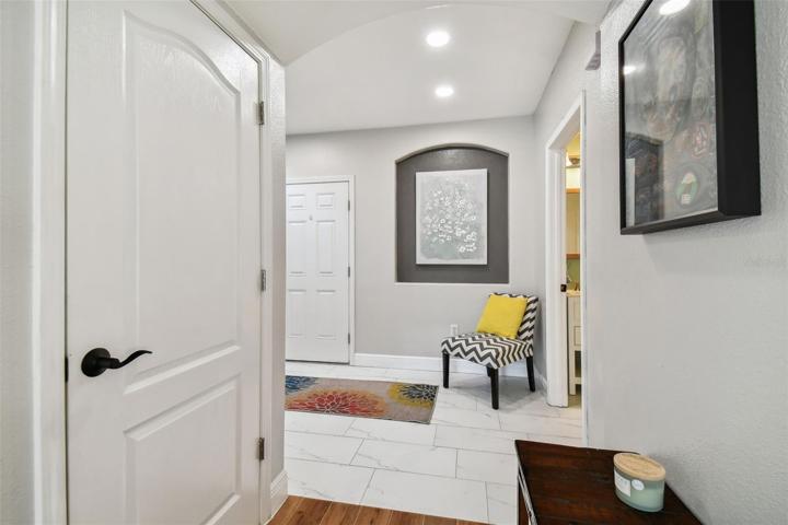 Entry/Foyer and Storage