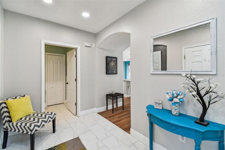 Entry/Foyer