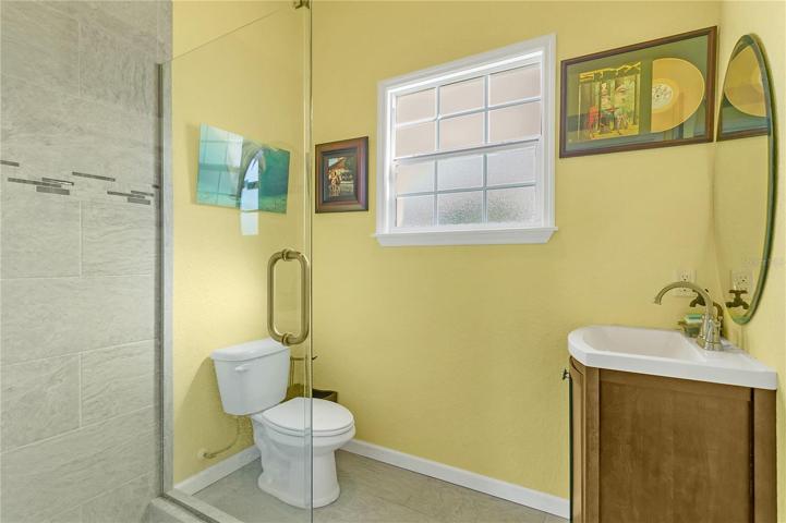 GAME ROOM BATH WITH SHOWER