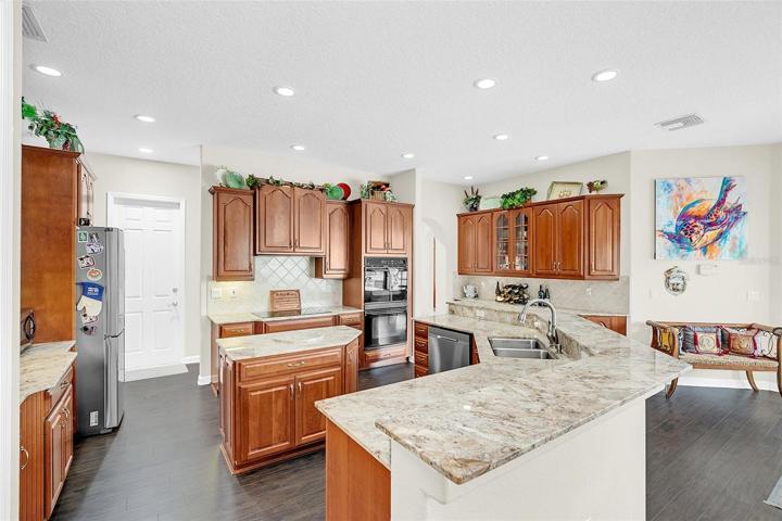 DOUBLE OVEN AND COOKTOP