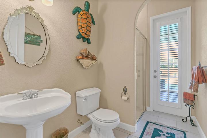GUEST BATH OUT TO POOL