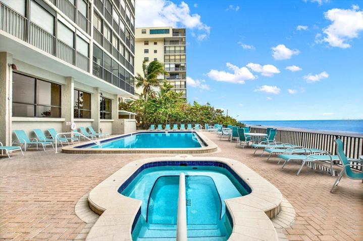 Community Pool/Spa