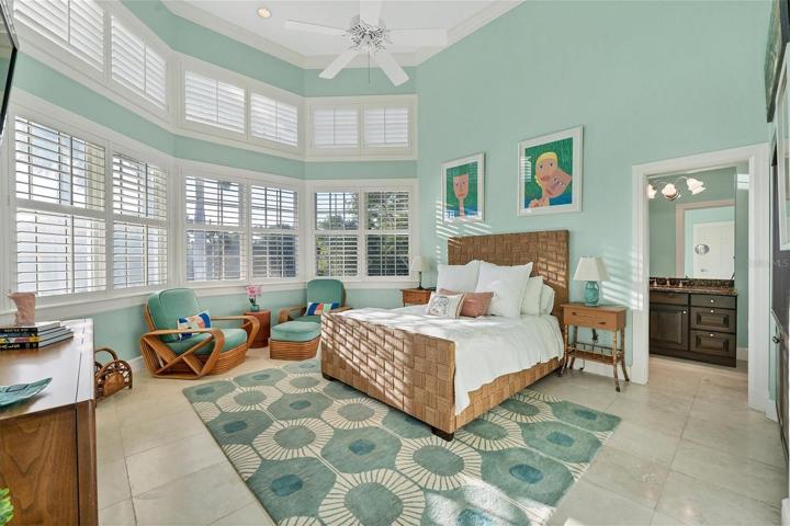 Guest Bedroom with En-Suite Bathroom!