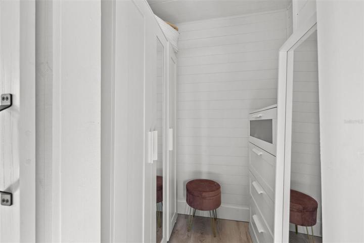 Walk in closet