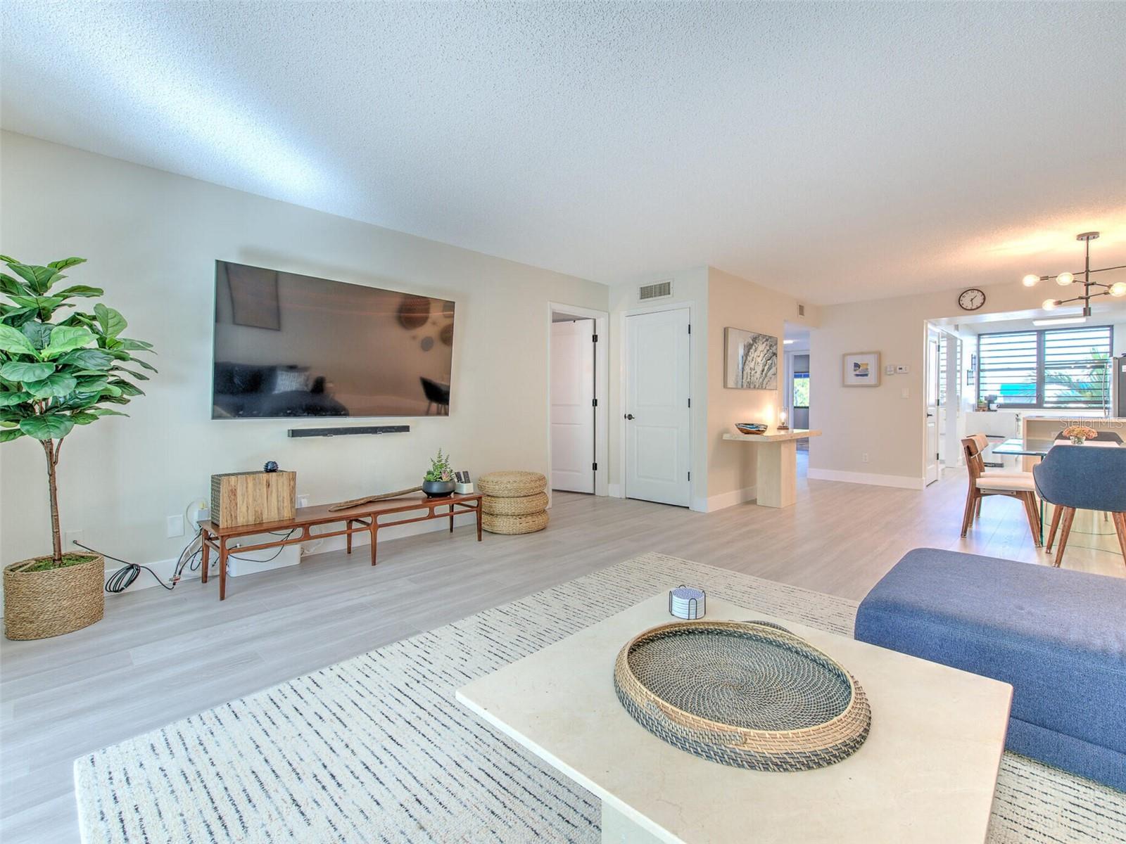Longboat Key, Florida 34228, 2 Bedrooms Bedrooms, 0 ,2 BathroomsBathrooms,Residential Lease,For Rent,BAYPORT,0,T3492091