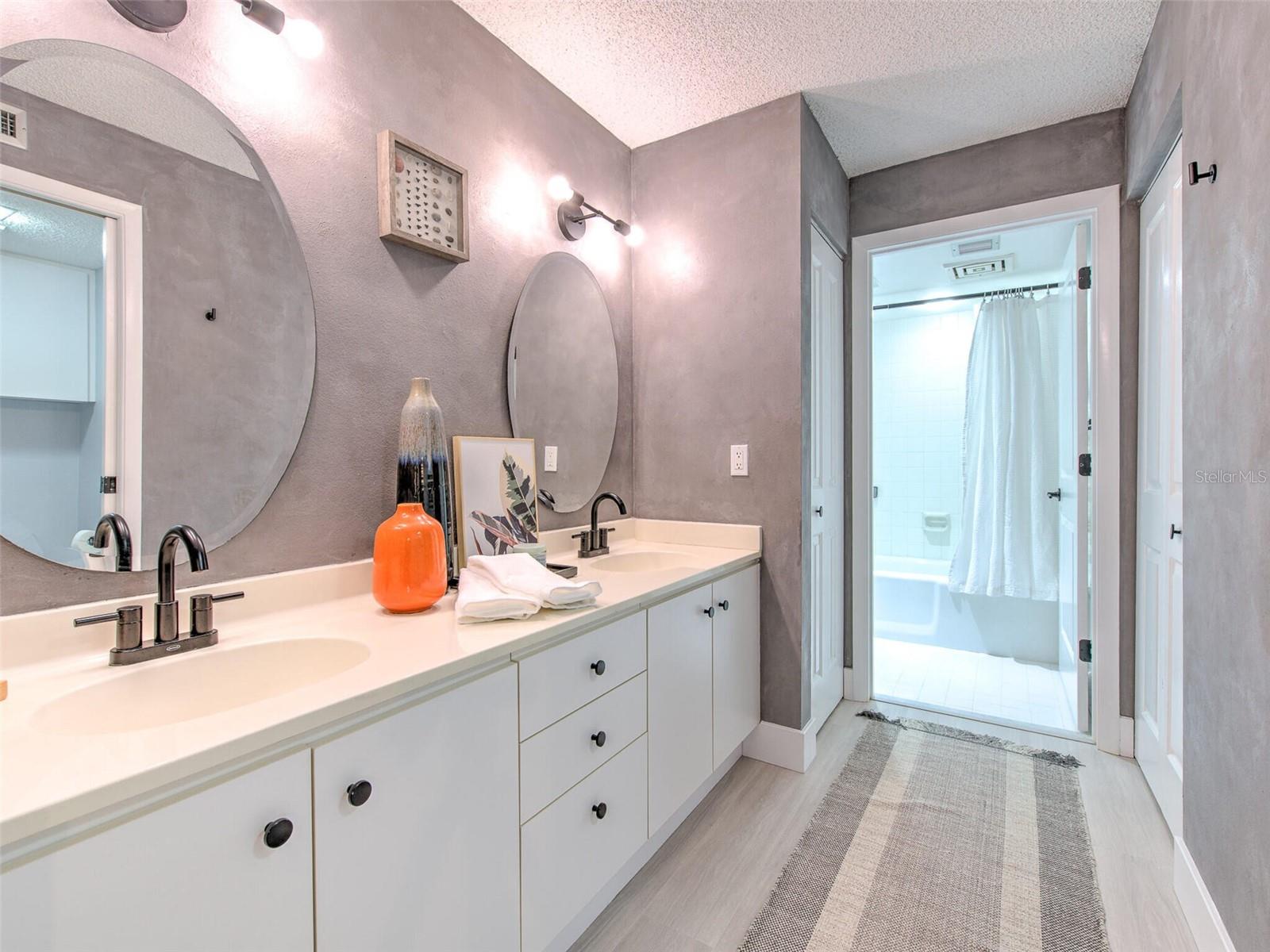 Longboat Key, Florida 34228, 2 Bedrooms Bedrooms, 0 ,2 BathroomsBathrooms,Residential Lease,For Rent,BAYPORT,0,T3492091