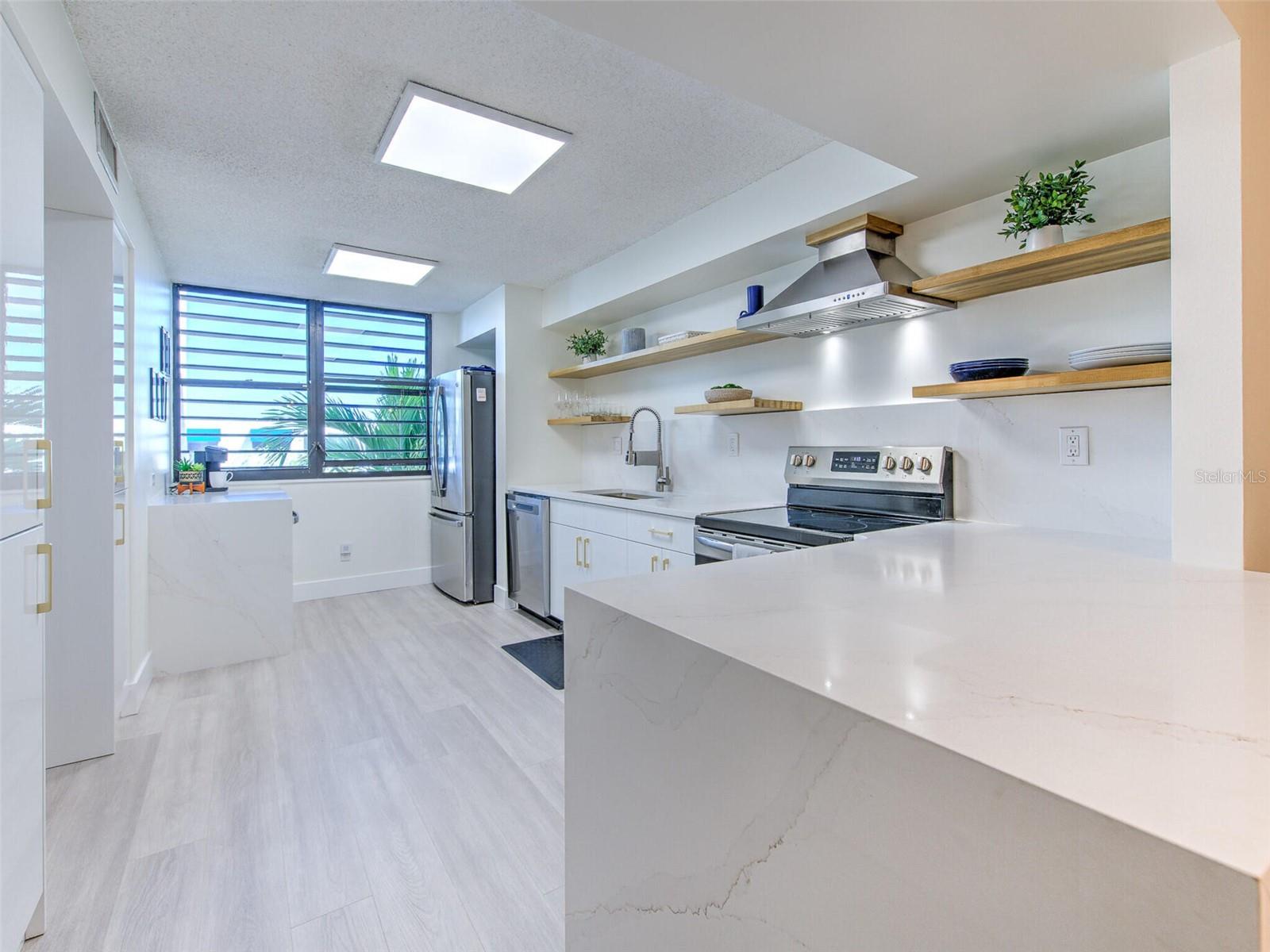 Longboat Key, Florida 34228, 2 Bedrooms Bedrooms, 0 ,2 BathroomsBathrooms,Residential Lease,For Rent,BAYPORT,0,T3492091