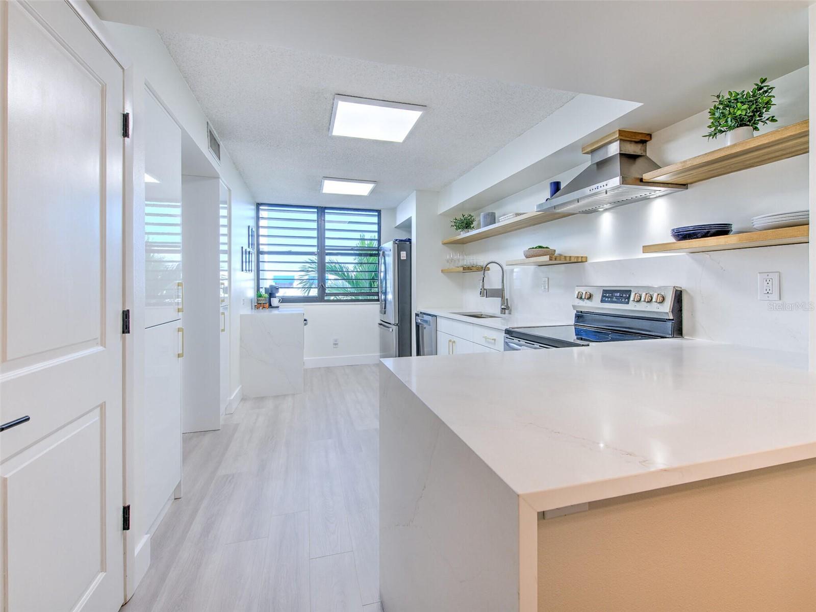 Longboat Key, Florida 34228, 2 Bedrooms Bedrooms, 0 ,2 BathroomsBathrooms,Residential Lease,For Rent,BAYPORT,0,T3492091
