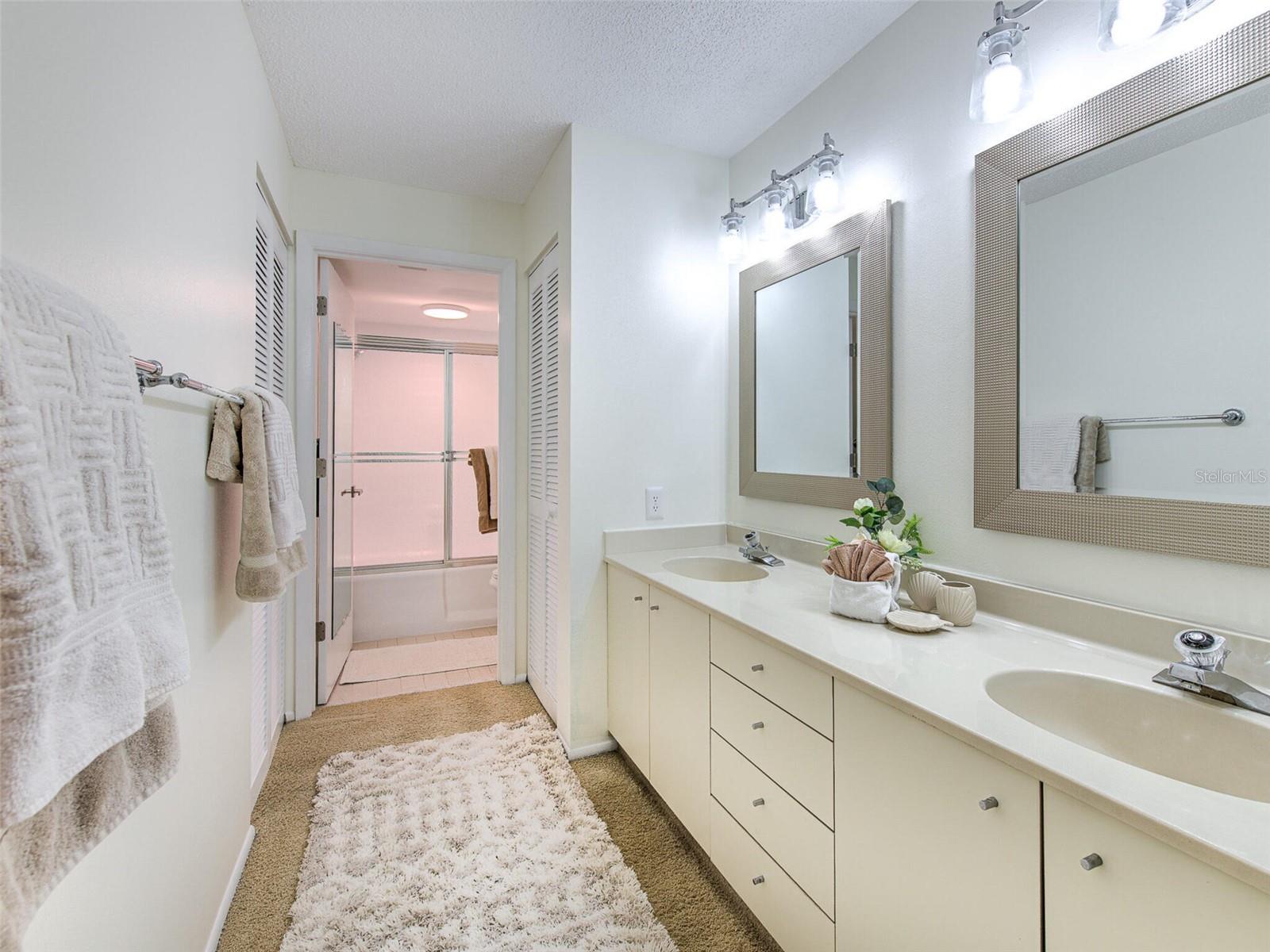Longboat Key, Florida 34228, 2 Bedrooms Bedrooms, 0 ,2 BathroomsBathrooms,Residential Lease,For Rent,BAYPORT,0,T3492099