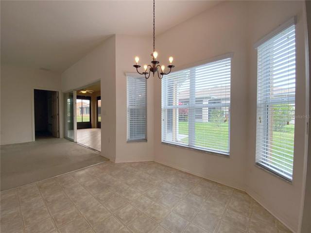 Dinette Area with Bay Windows