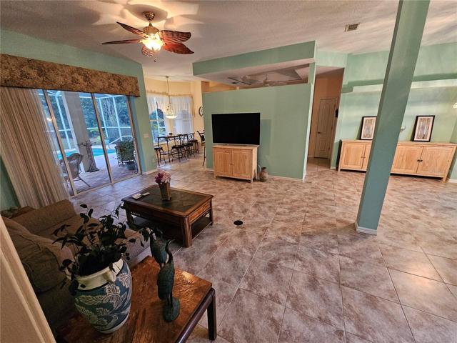 Livingroom, dining area and eat in kitchen area