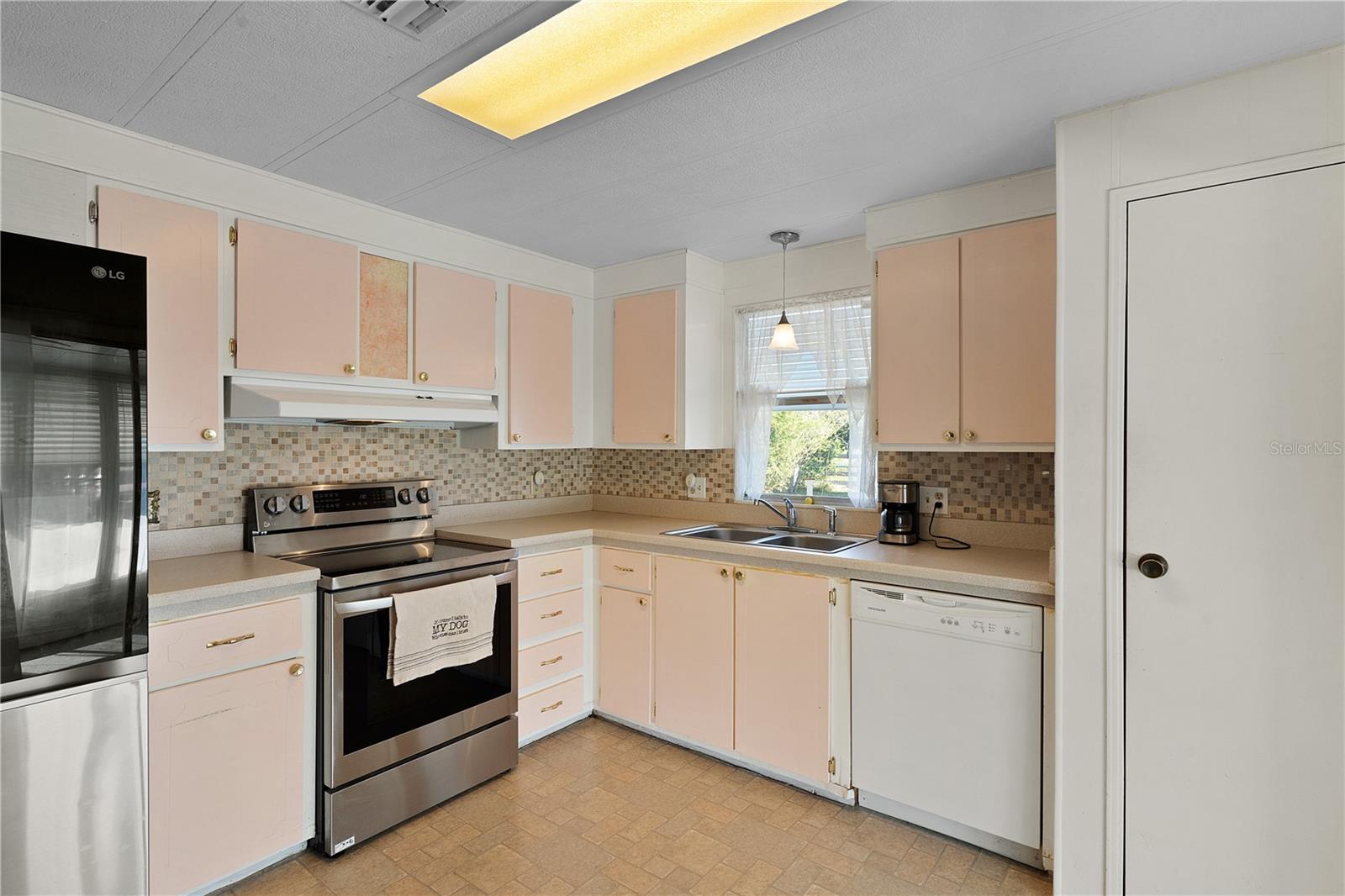 Refrigerator and Range have recently been updated