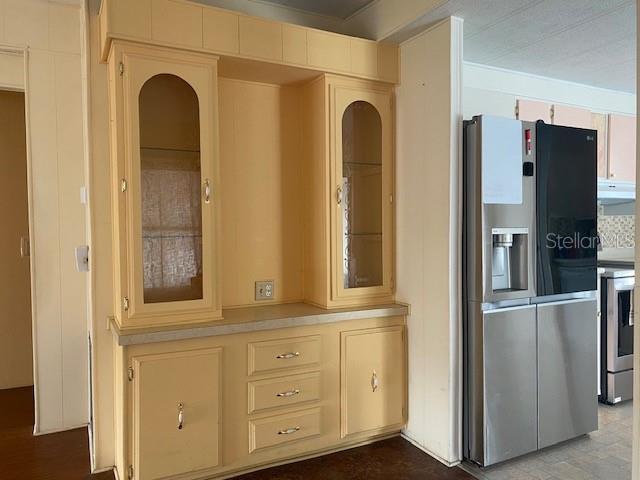 Built in Hutch for storage