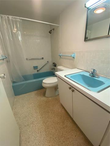 2nd bathroom