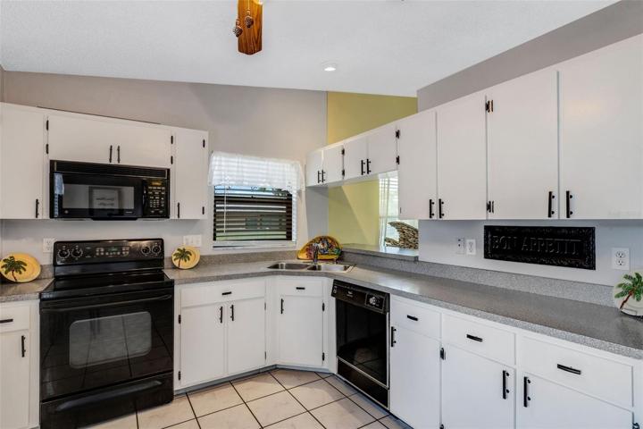Plenty of Kitchen Space for the Chef!
