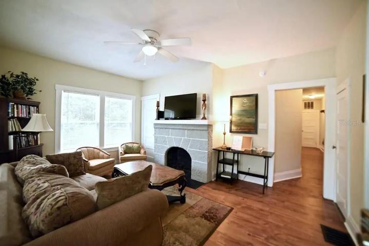Apartment 3 living room