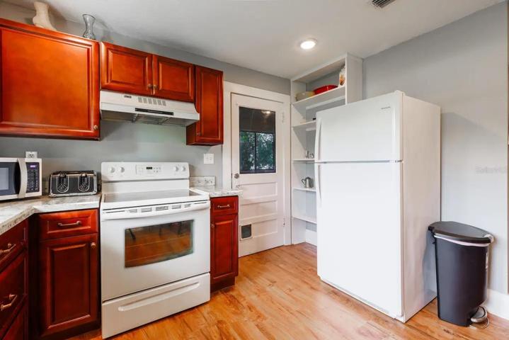 Apartment 4 kitchen