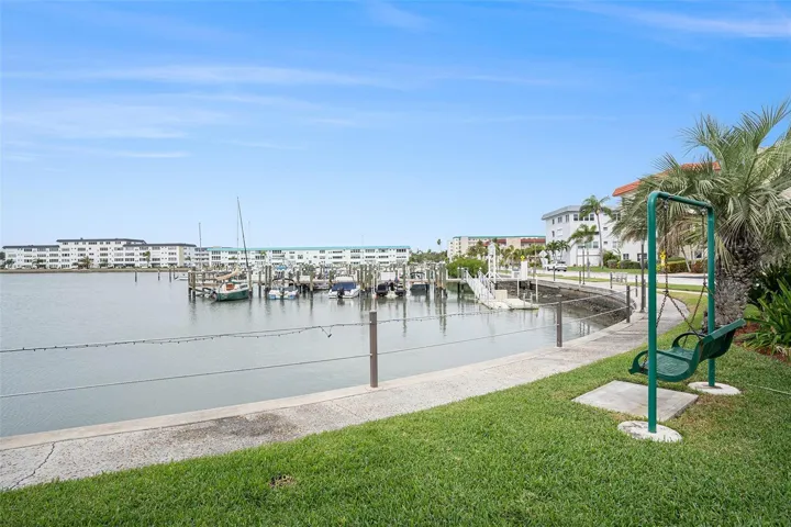 Beautiful waterfront community!