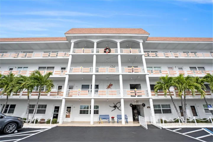 Town Shores Eaton! One of the finest buildings in Town Shores and of course the closest to the clubhouse!