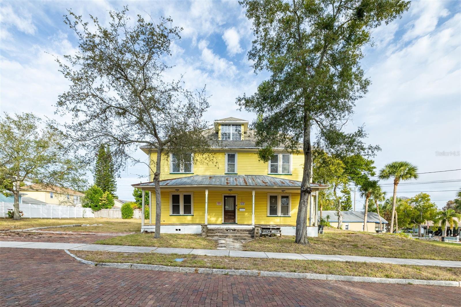 Tarpon Springs, Florida 34689, 4 Bedrooms Bedrooms, 0 ,3 BathroomsBathrooms,Residential,For Sale,DIVISION,0,U8224317