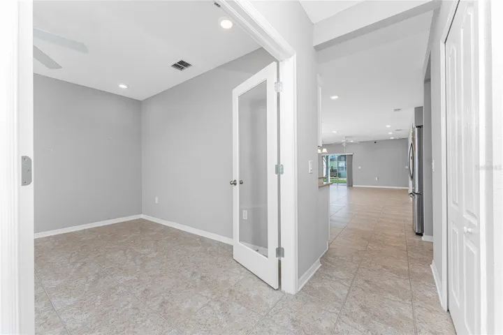 Front hallway to kitchen/family room