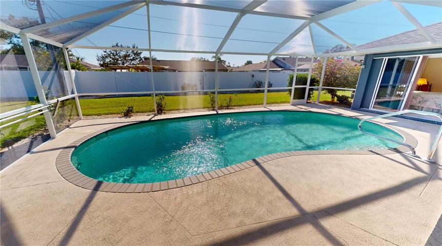 Screened pool enclosure