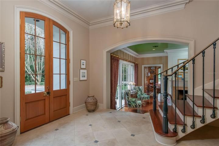 Foyer.