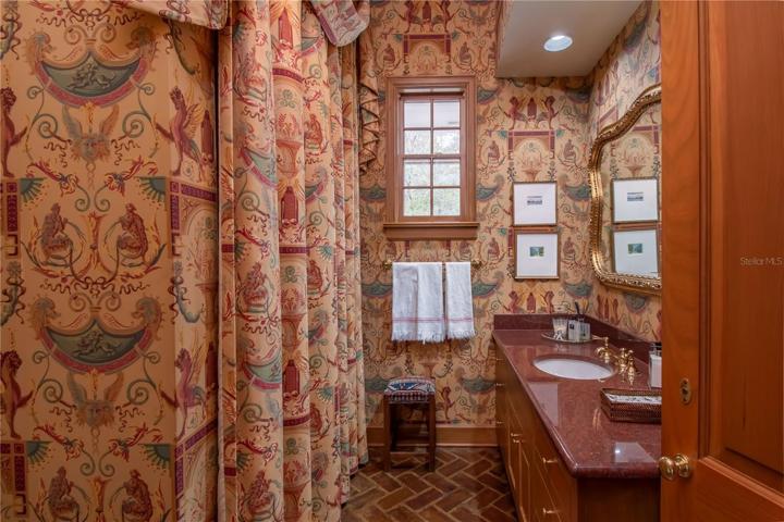 Guest bathroom.