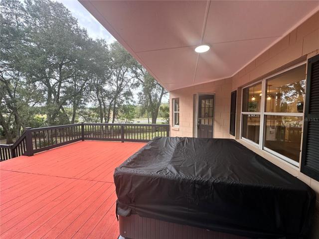 Deck/Jaccuzi