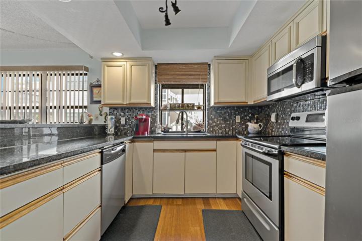 LOTS OF NATURAL LIGHT COMING THROUGH!