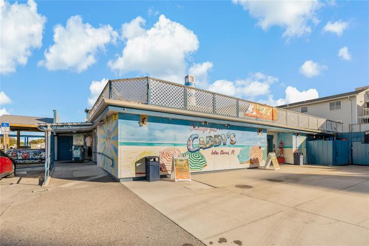 SO MANY LOCAL RESTAURANTS NEARBY ~ CADDY'S IS A WATERFRONT RESTAURANT JUST A COUPLE DOORS DOWN!